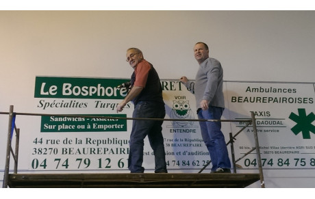 Gymnase: Les sponsors retrouvent leur place