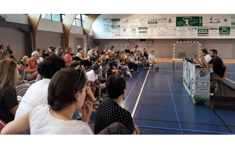 Une AG pas comme les autres..